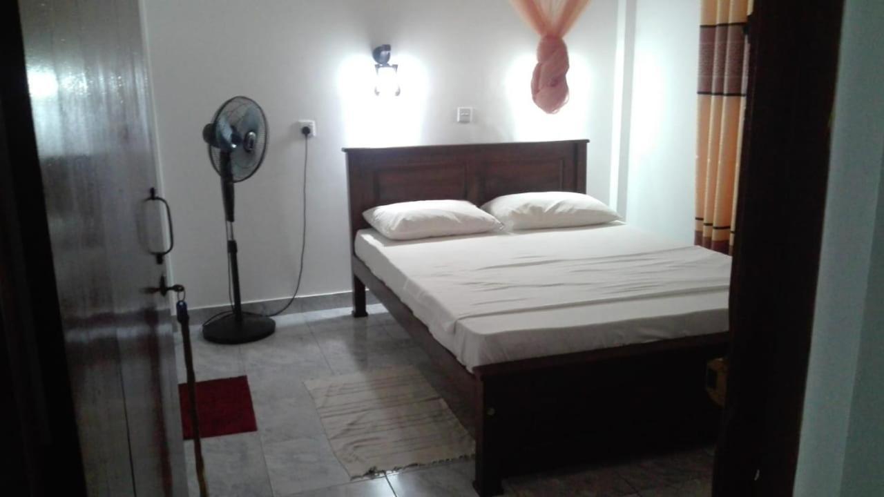 Guesthouse Kind And Love Hikkaduwa Exterior photo
