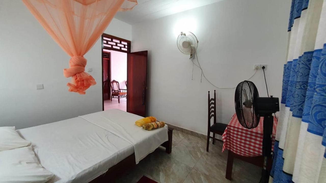 Guesthouse Kind And Love Hikkaduwa Exterior photo