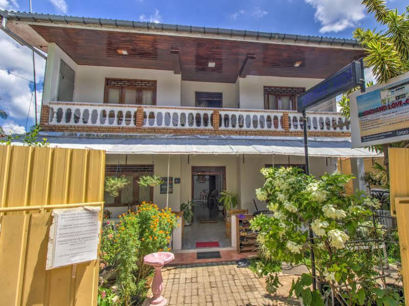 Guesthouse Kind And Love Hikkaduwa Exterior photo
